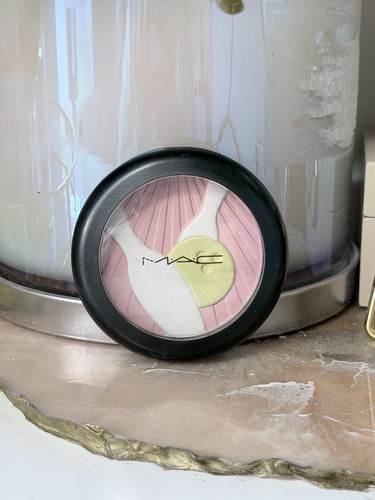 Mac cosmetics trophy - mac,