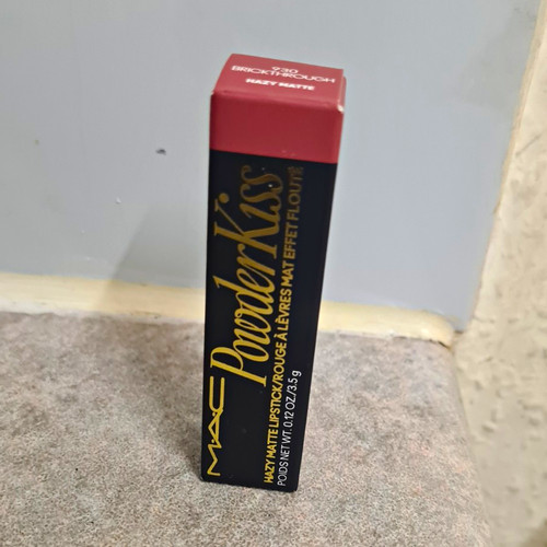 Mac powder kiss - powder, matte