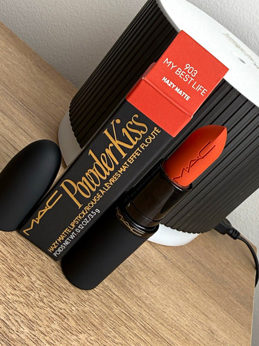 Powder kiss hazy - m·a·c,