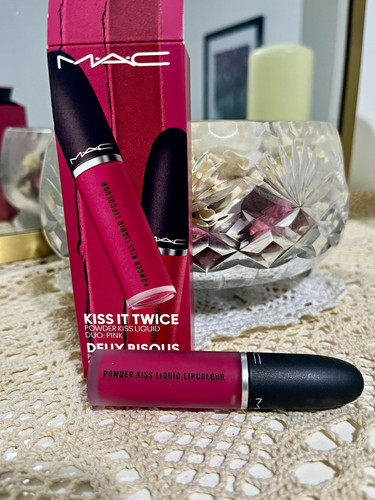 Powder kiss liquid - m·a·c,