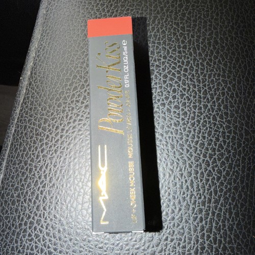 Mac powder kiss hazy - powder, matte